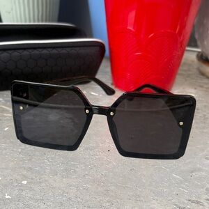 Bold Square Black Women's Sunglasses